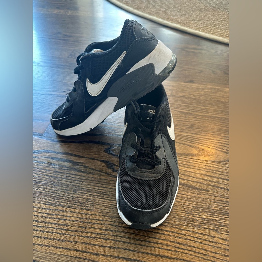 Boys Nike air max shoes size 3